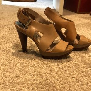 EUC Michael Kors nude platform sandals